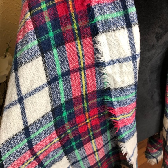 Old Navy Plaid Blanket Wrap Oversized Scarf Green Pink Blue - Picture 5 of 11